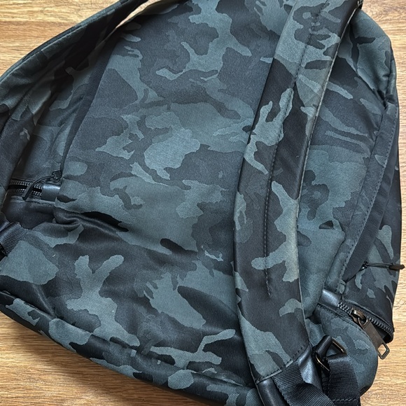 Lululemon City Adventurer (?) Backpack in Green Camo - Picture 6 of 7